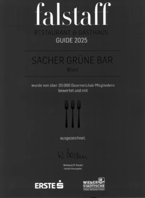 Die Sacher Grüne Bar in Wien wurde im Falstaff Restaurant & Gasthaus Guide 2025 von über 20.000 Gourmetclub-Mitgliedern bewertet und mit drei Gabeln ausgezeichnet.