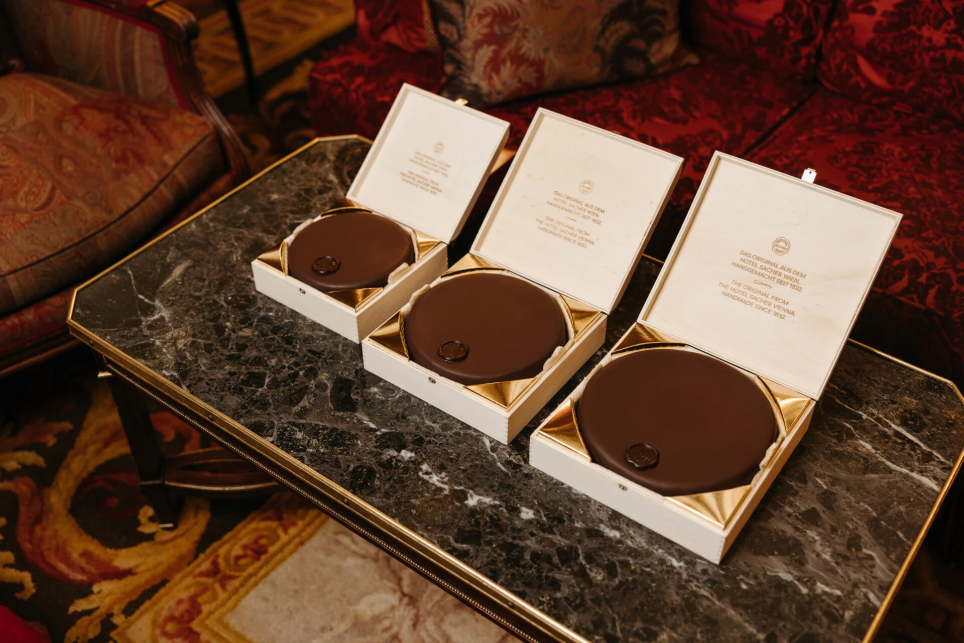 Original Sacher-Torte in drei verschiedenen Größen