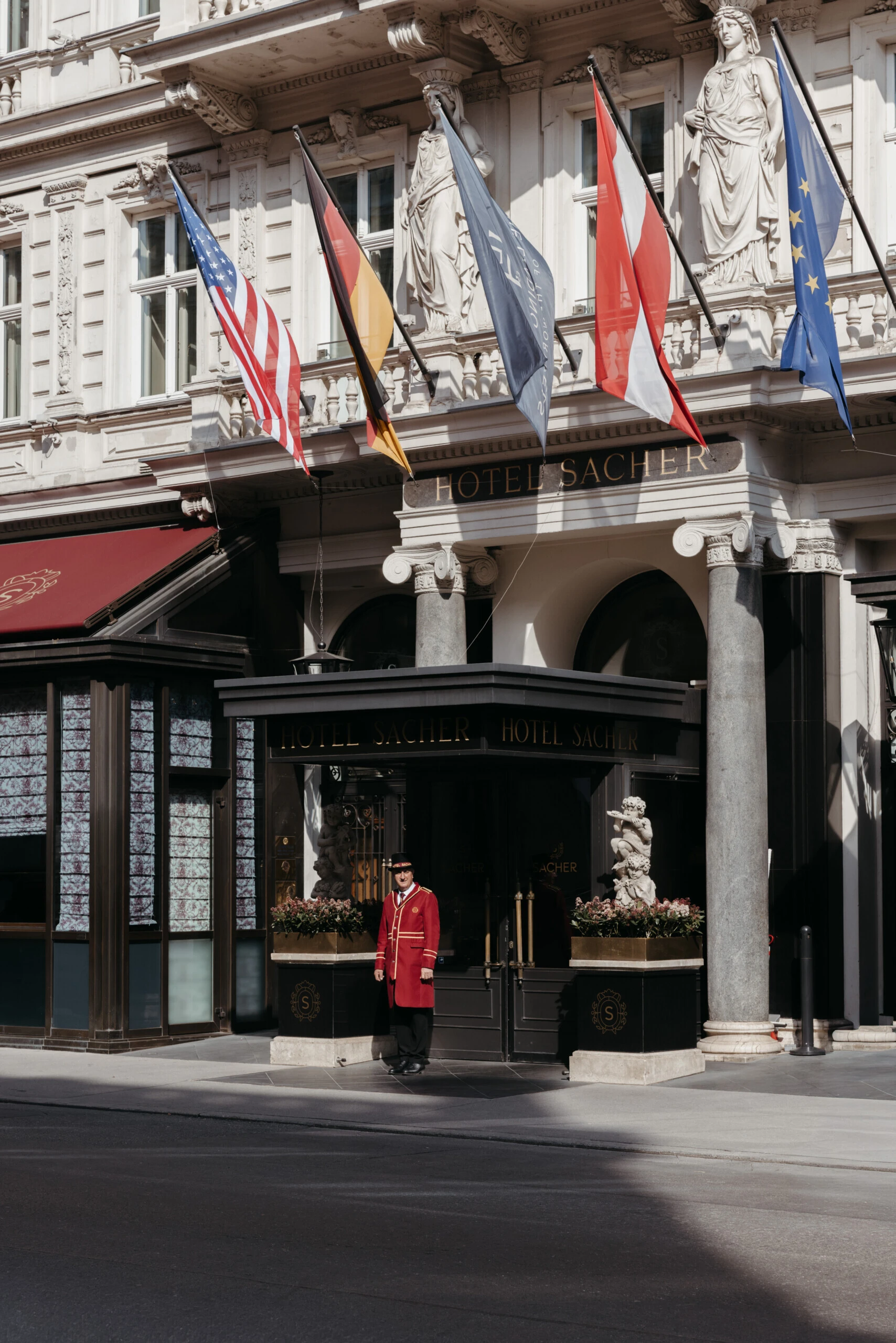 Hotel Sacher Wien, Außenansicht