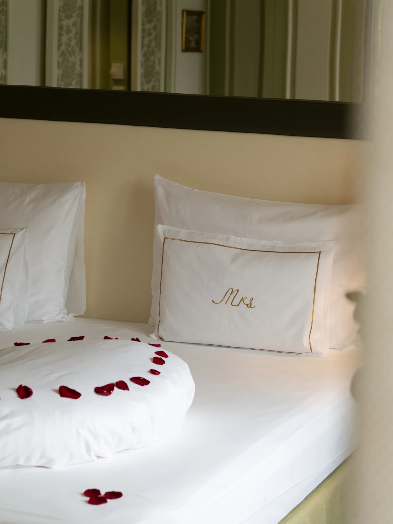 A romantic welcome at Hotel Sacher — delicate rose petals and a touch of elegance, perfect for a honeymoon or a dreamy escape.