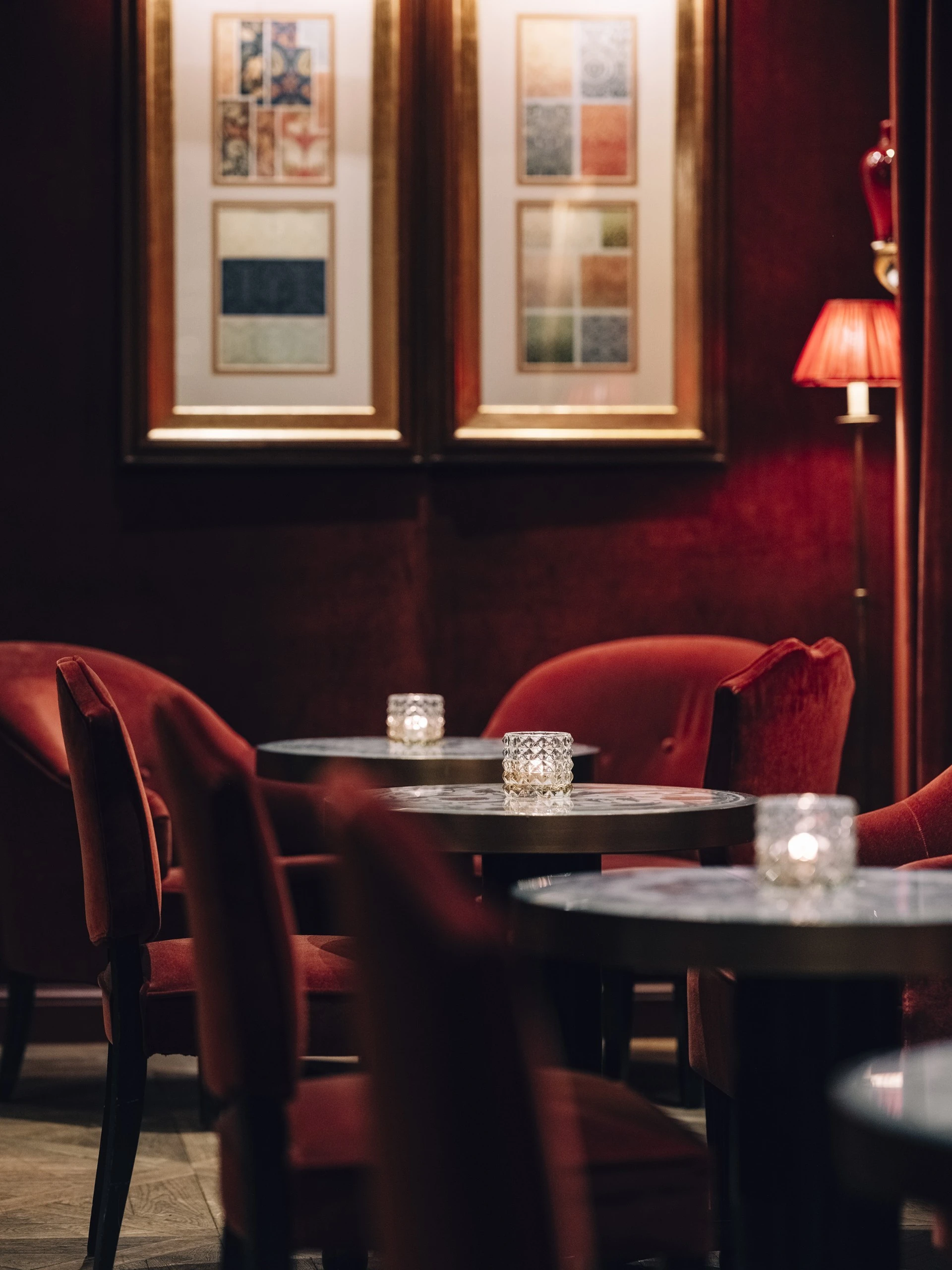 Elegant Sacher Bar in the luxurious Hotel Sacher Salzburg