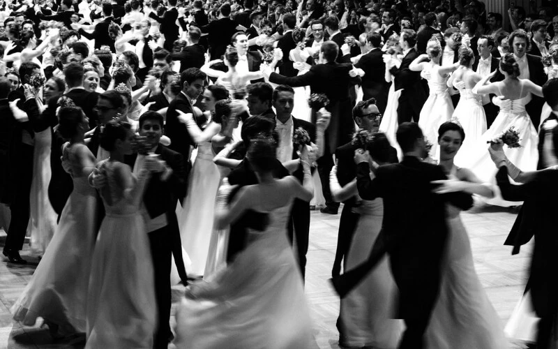 vienna-opera-ball-waltz