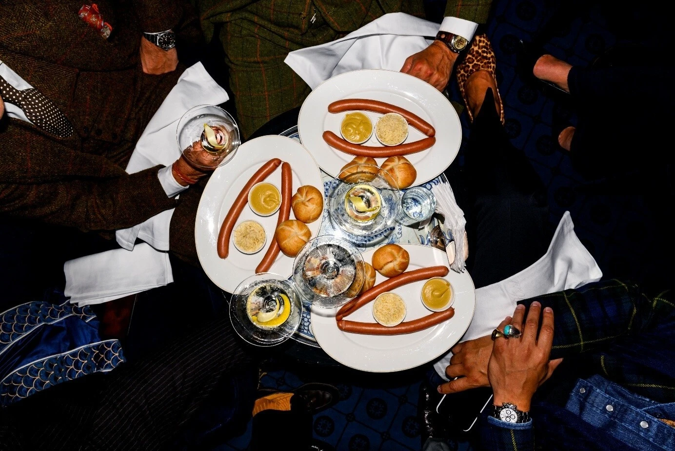 Culinary delights at the Vienna Opera Ball with original Sacher sausages and champagne