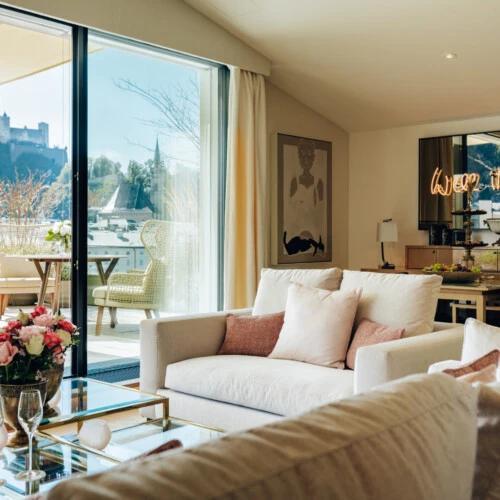 sky-suite-living-room